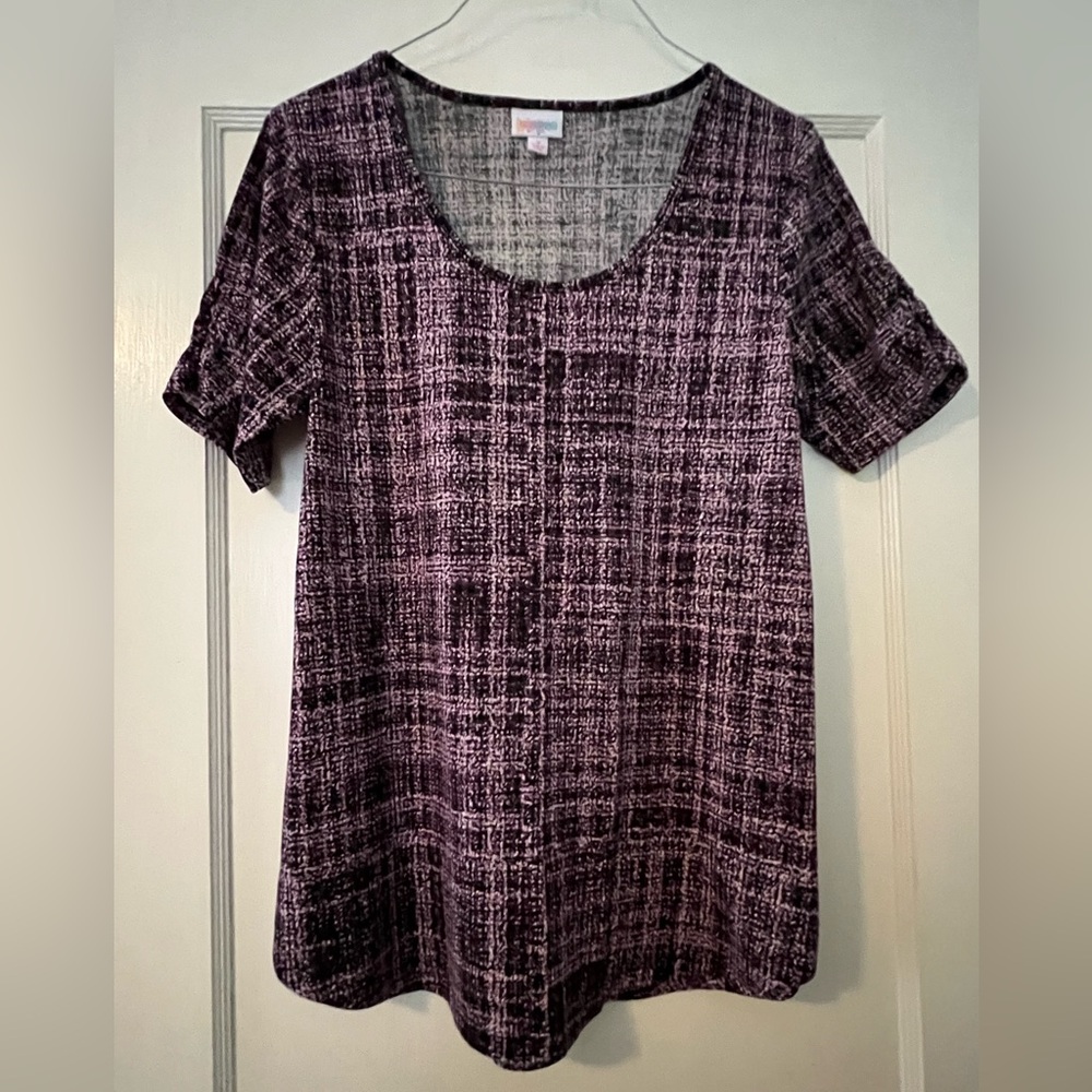 LuLaRoe Morgan. Black and Purple Short Sleeve Top. Stretchy w/ gathered sleeves.